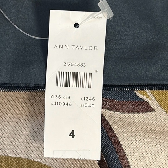 NWT Ann Taylor Jacquard Cougar Motif Skirt  - Size 4 - Picture 6 of 8